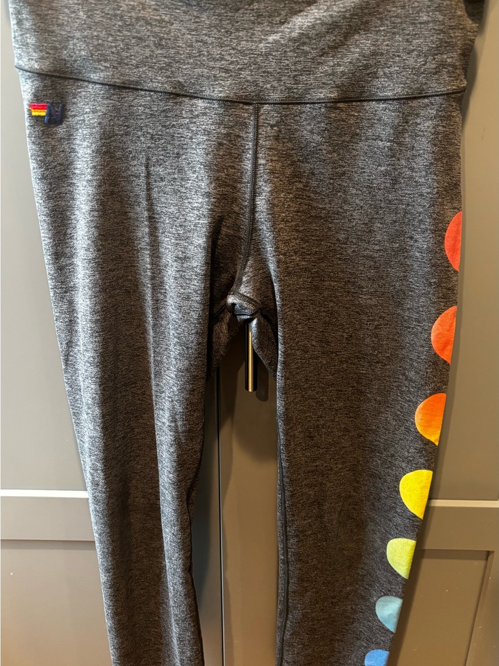 Aviator nation heart active wear leggings 7/8 -size medium -pre-owned